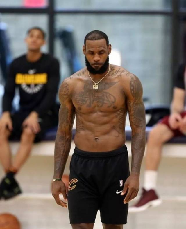 本场更像 本场更像